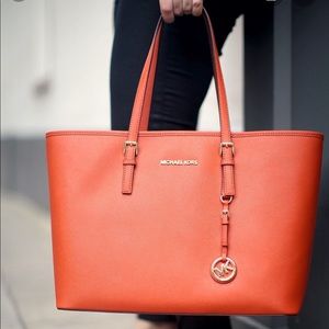 Michael Kors medium Jet Setter Tote
